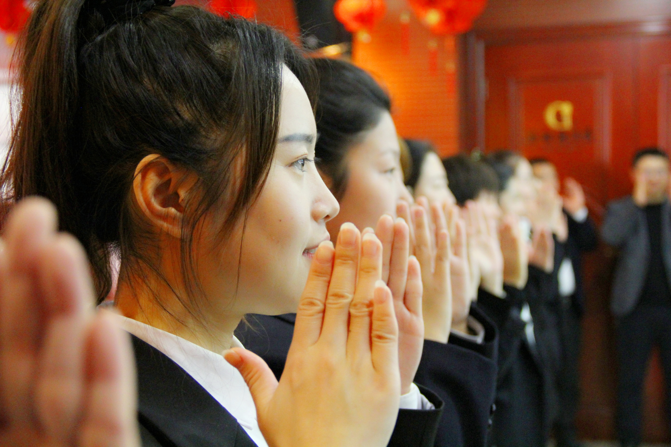 全面提升服務質(zhì)量，樹立良好企業(yè)文化！